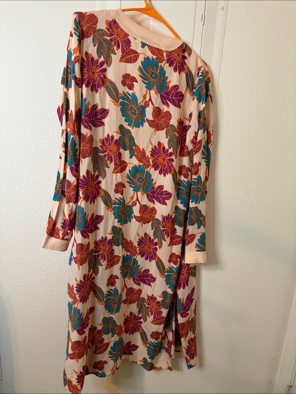 Floral Duster Cardigan in Peach with Teal and Rust Flowers - Picture 4 of 4